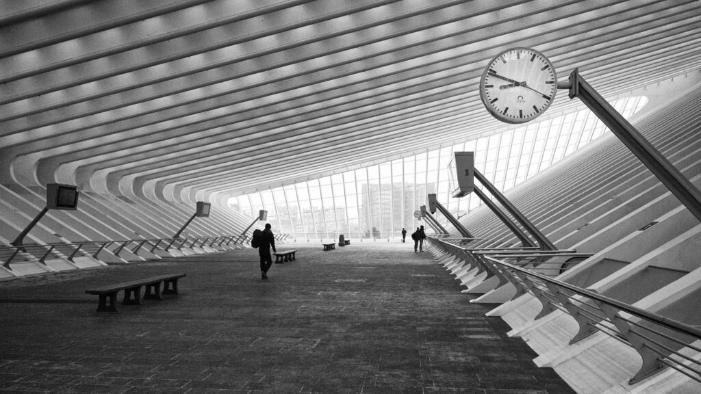 Stunning Black & White Architectural Interior Wallpaper Design