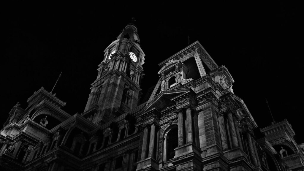 Stunning Black & White Skyscraper Wallpaper: Nighttime Elegance