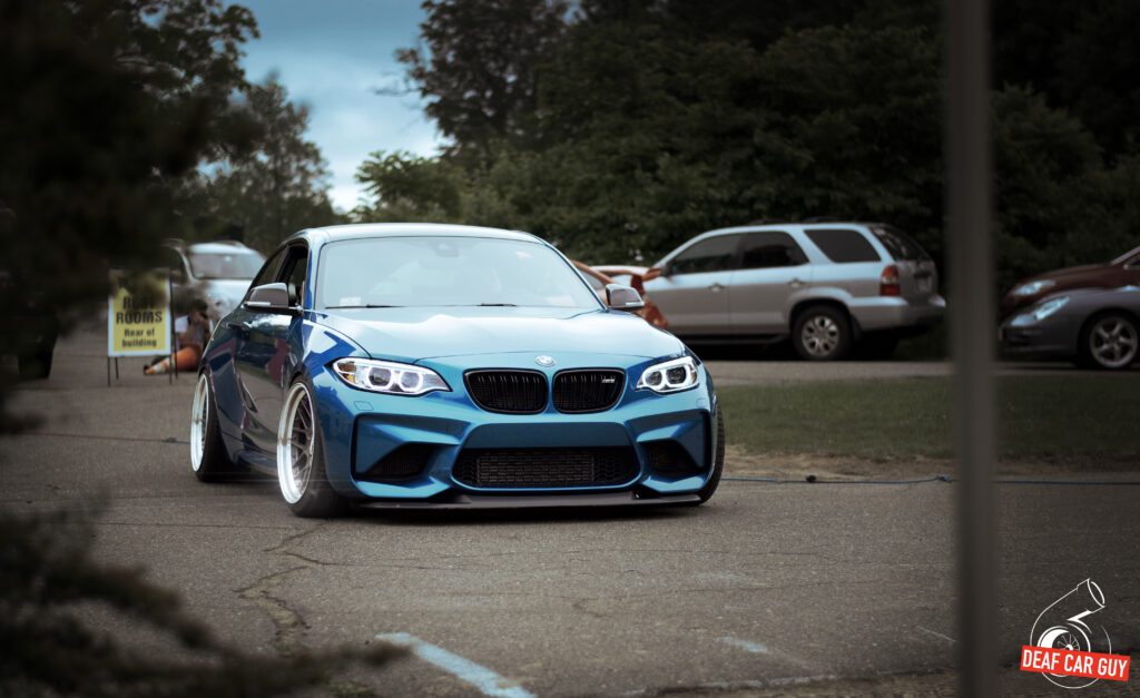 Vibrant Blue BMW Tuning Wallpaper: Style Meets Nature