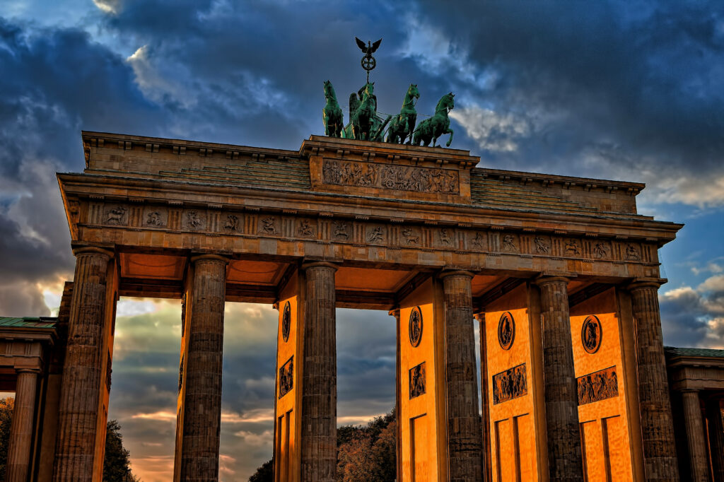 Brandenburg Gate Sunset Wallpaper: Majestic Germany Architecture
