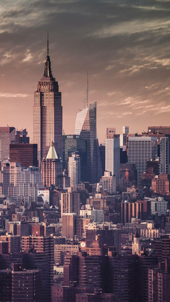 Stunning Brown-Themed NY Skyline Wallpaper: Iconic City View