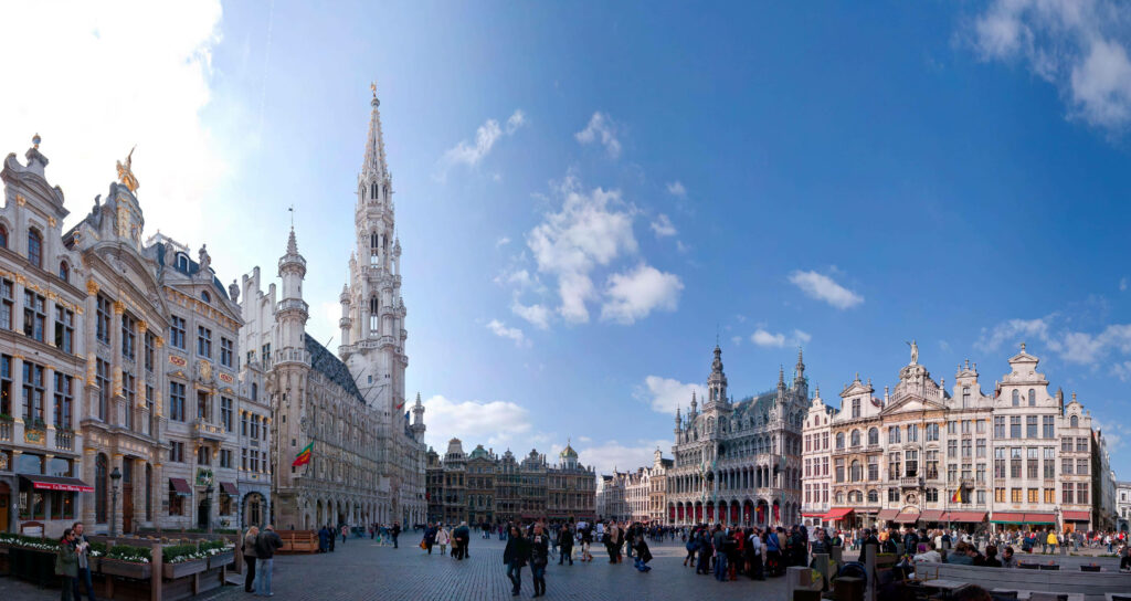 Stunning Brussels Grand Place Wallpaper: Historic Charm & Blue Sky
