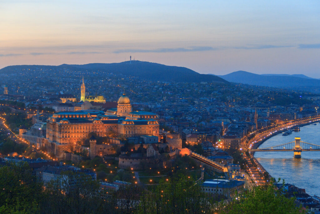 Twilight View of Budapest: Buda Castle & Chain Bridge Wallpaper
