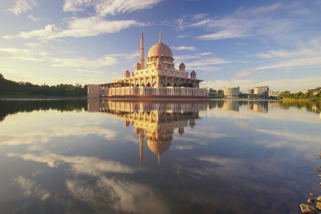 Stunning Architectural Wallpaper Reflected in Serene River Scene