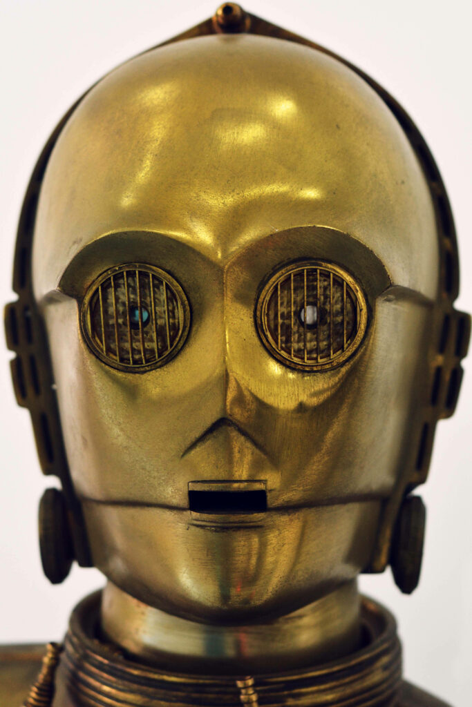 C-3PO Wallpaper: Iconic Gold-Plated Star Wars Protocol Droid Design