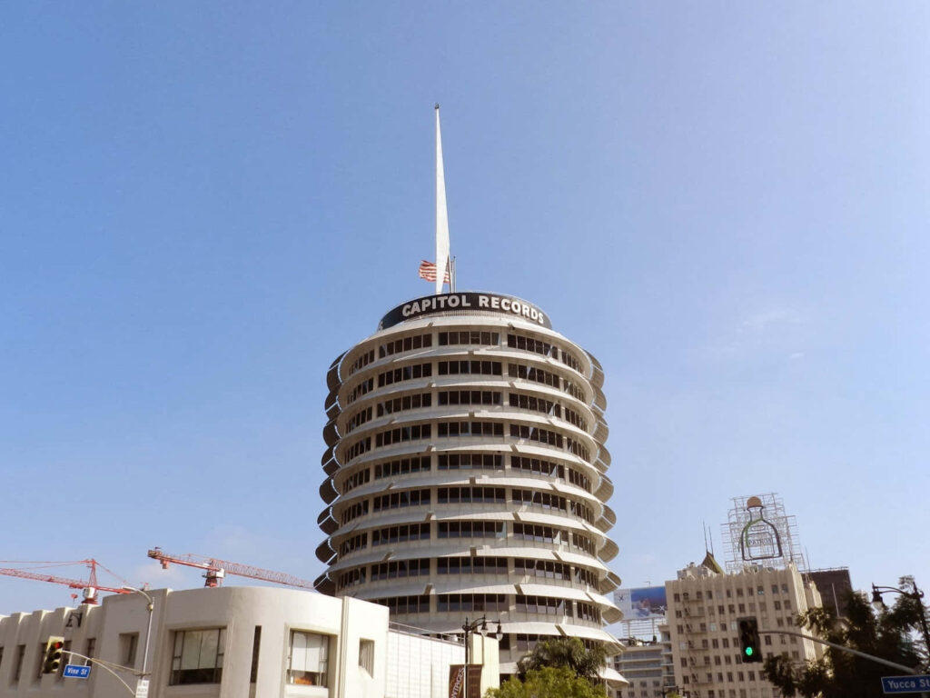 Stunning Capitol Records Building Wallpaper – Urban Los Angeles Background