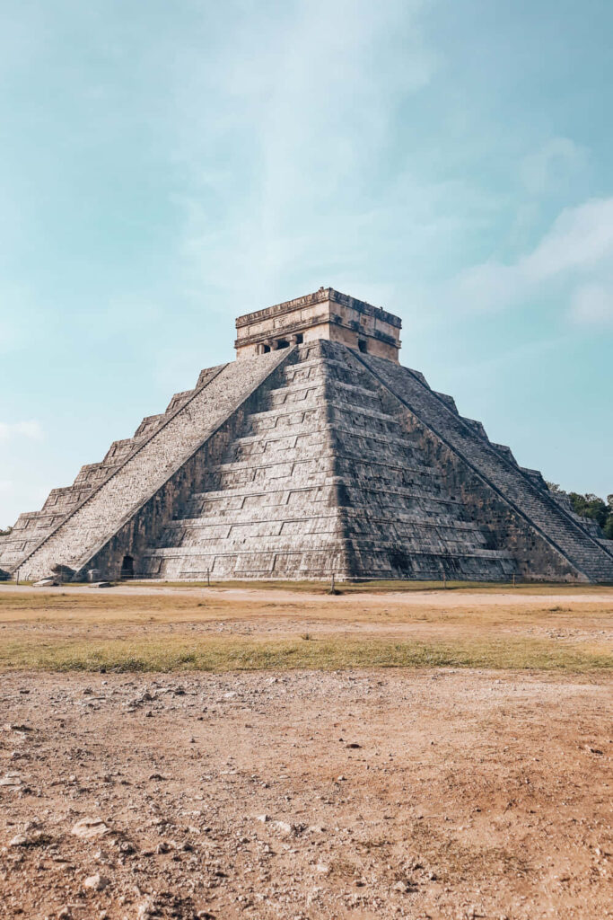 Stunning Chichen Itza Wallpaper - Ancient Mayan Pyramid in Clear Sky