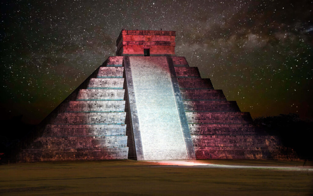 Stunning Wallpaper of El Castillo Pyramid at Night in Chichen Itza
