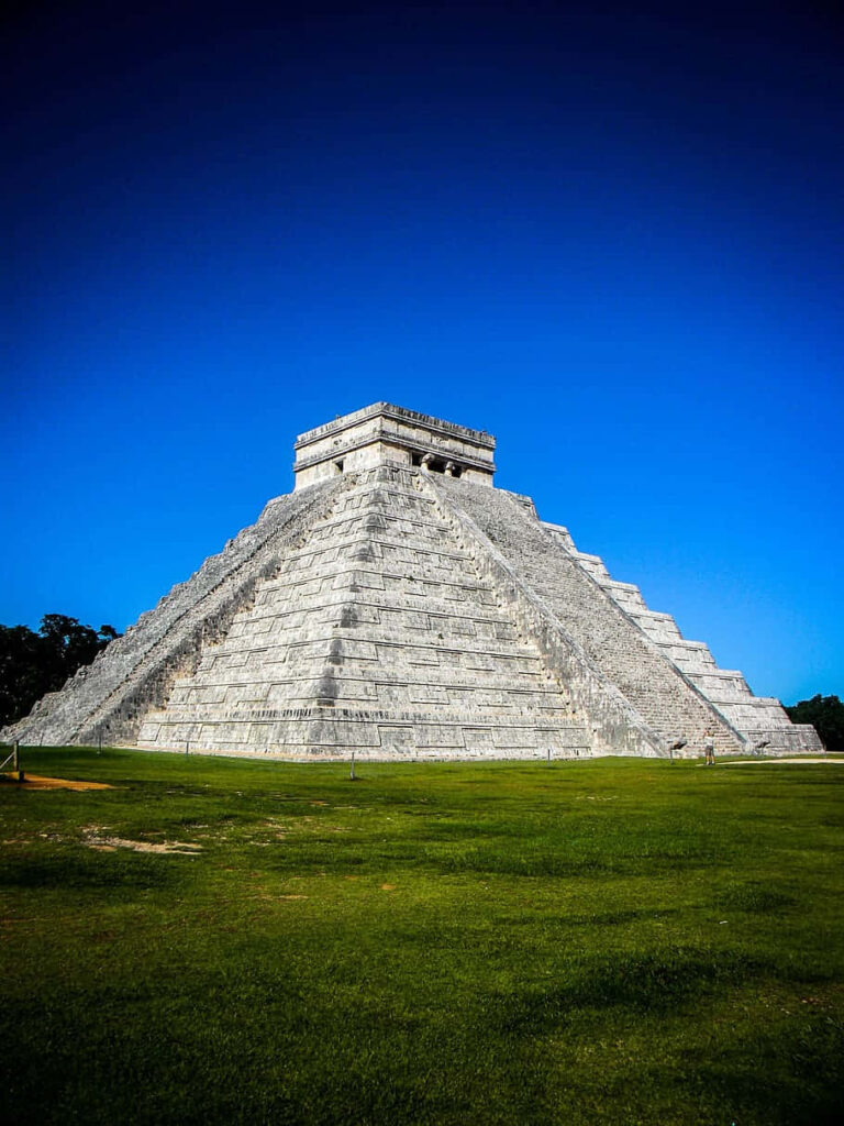 Stunning Chichen Itza Wallpaper: Iconic Pyramid & Vibrant Blue Sky