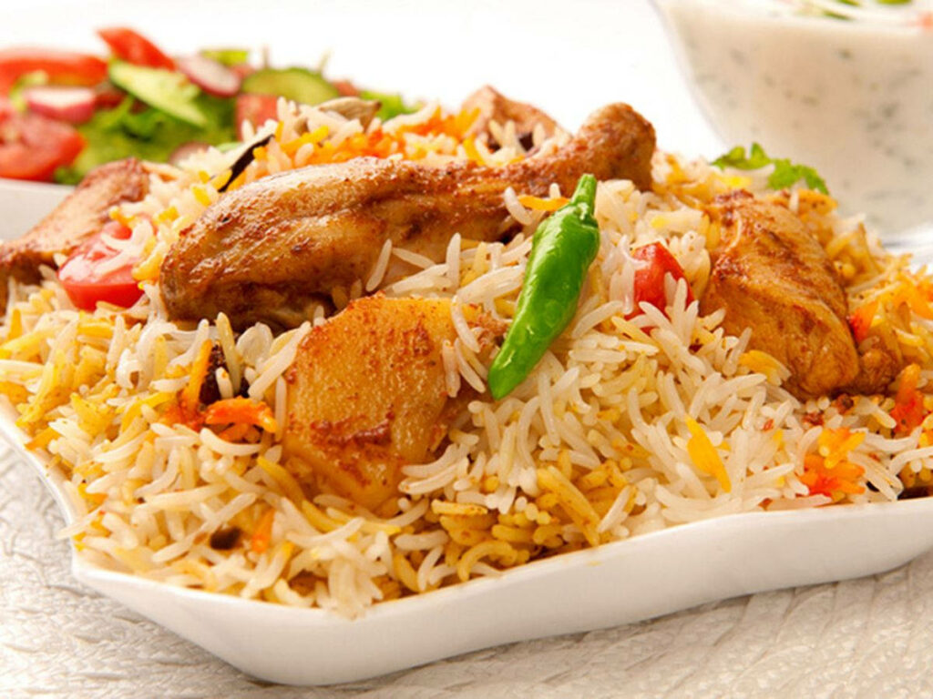 Stunning Chicken Biryani Wallpaper: Flavorful Rice & Tender Chicken