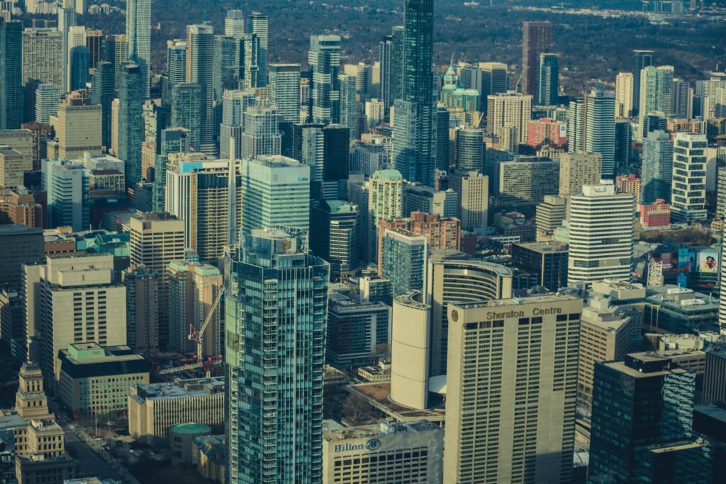 Vibrant Urban Cityscape Wallpaper: Skyscrapers & Architecture