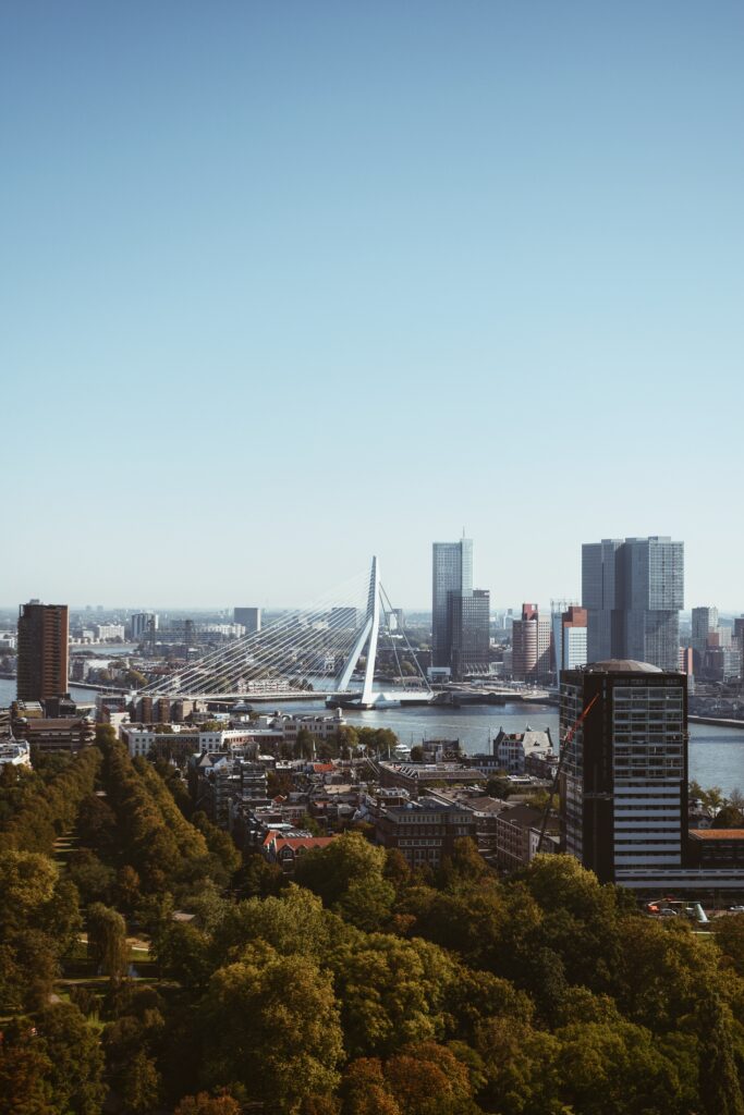 Stunning Cityscape Wallpaper: Modern Architecture & Nature Blend