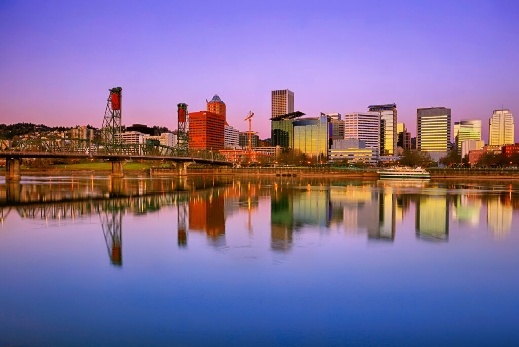 Stunning Cityscape Wallpaper: Modern Architecture Reflected at Sunset
