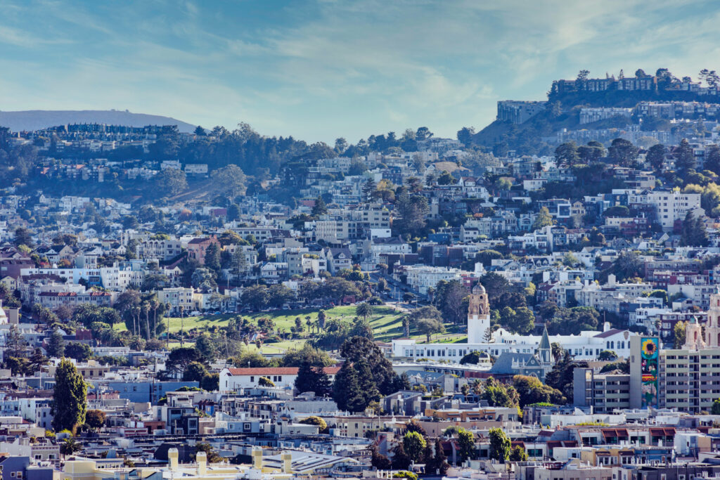 Scenic Cityscape Wallpaper: Modern & Traditional Architecture