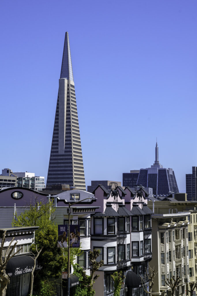 Modern Architecture Cityscape Wallpaper: Transamerica Pyramid Design