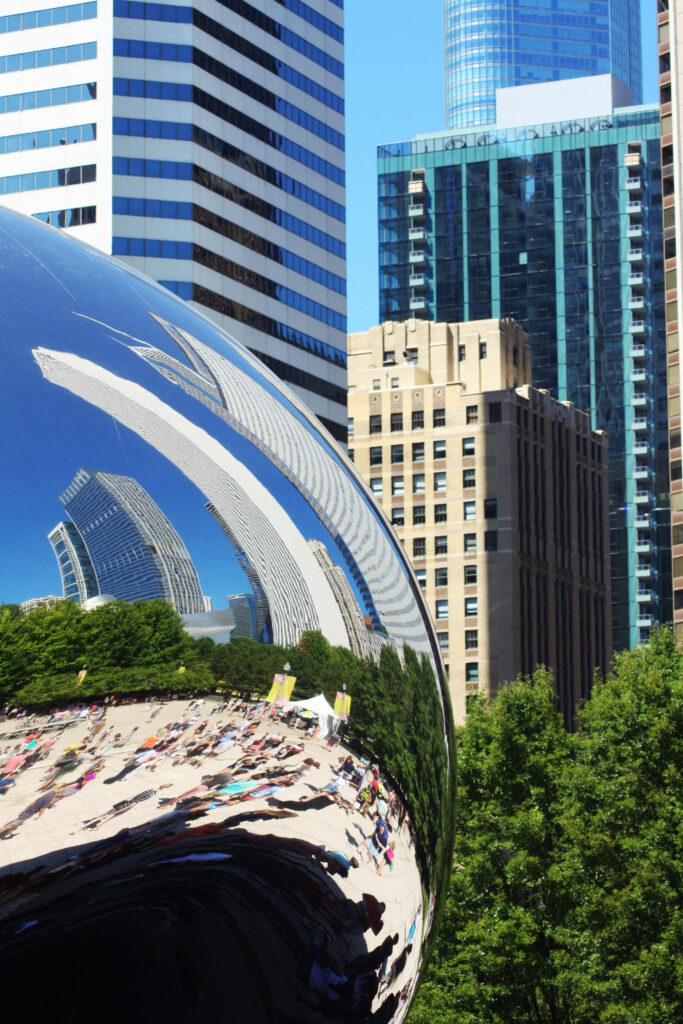 Cloud Gate Close-Up: Chicago's Vibrant Urban Life & Sky Reflection Wallpaper