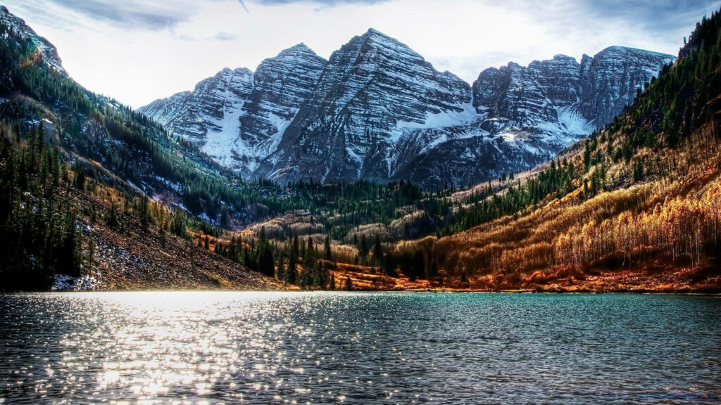 Stunning Colorado Peaks Wallpaper: Autumn Reflections & Serenity