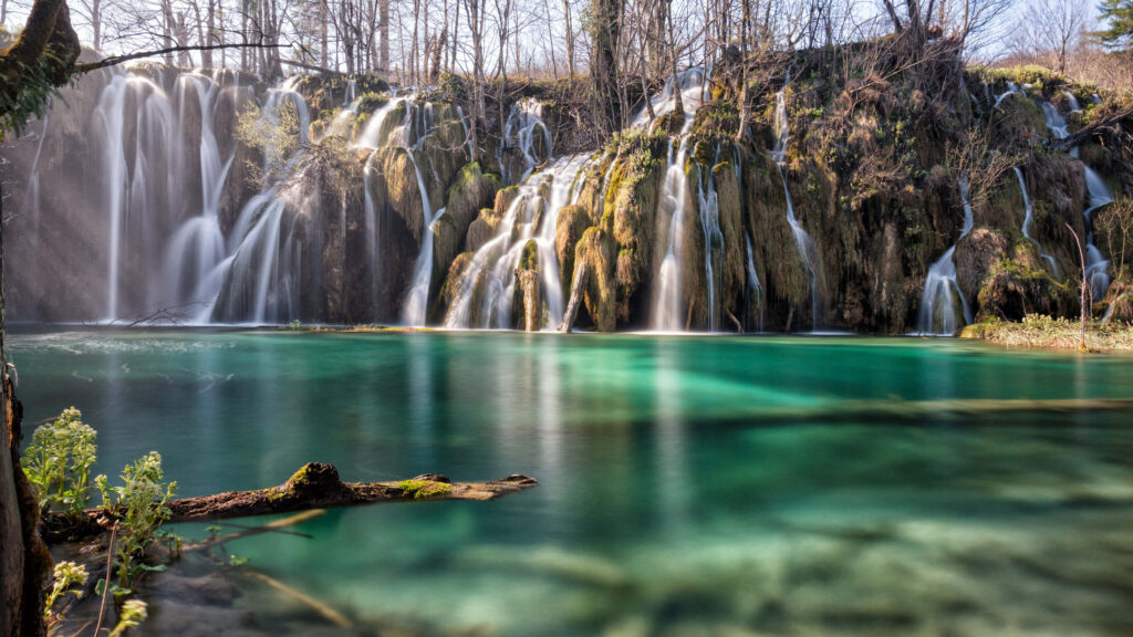 Cascading Waterfalls in Croatia: Serene Nature Wallpaper Background