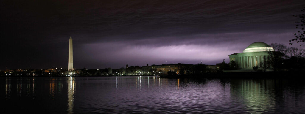 Stunning Washington DC Night Wallpaper: Monument & Memorial Under Purple Sky