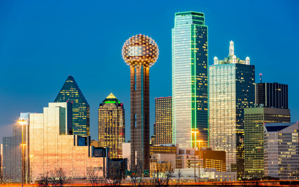 Stunning Dallas Skyline Dusk Wallpaper: Renaissance Tower & Urban Glow