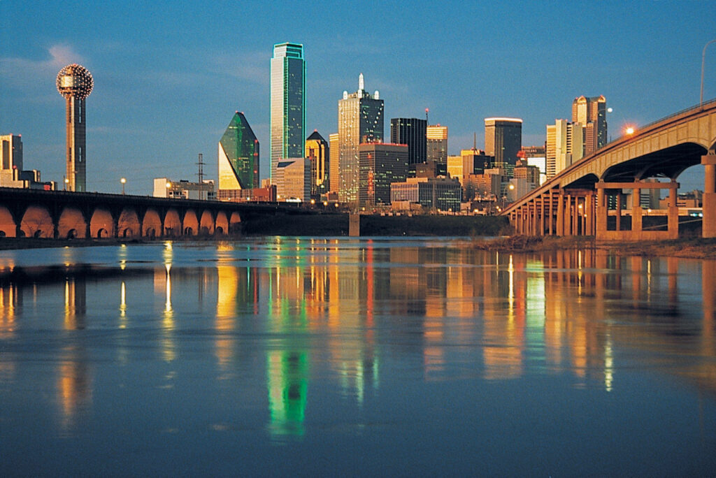 Stunning Dallas Skyline Wallpaper: Trinity River Reflections at Dusk