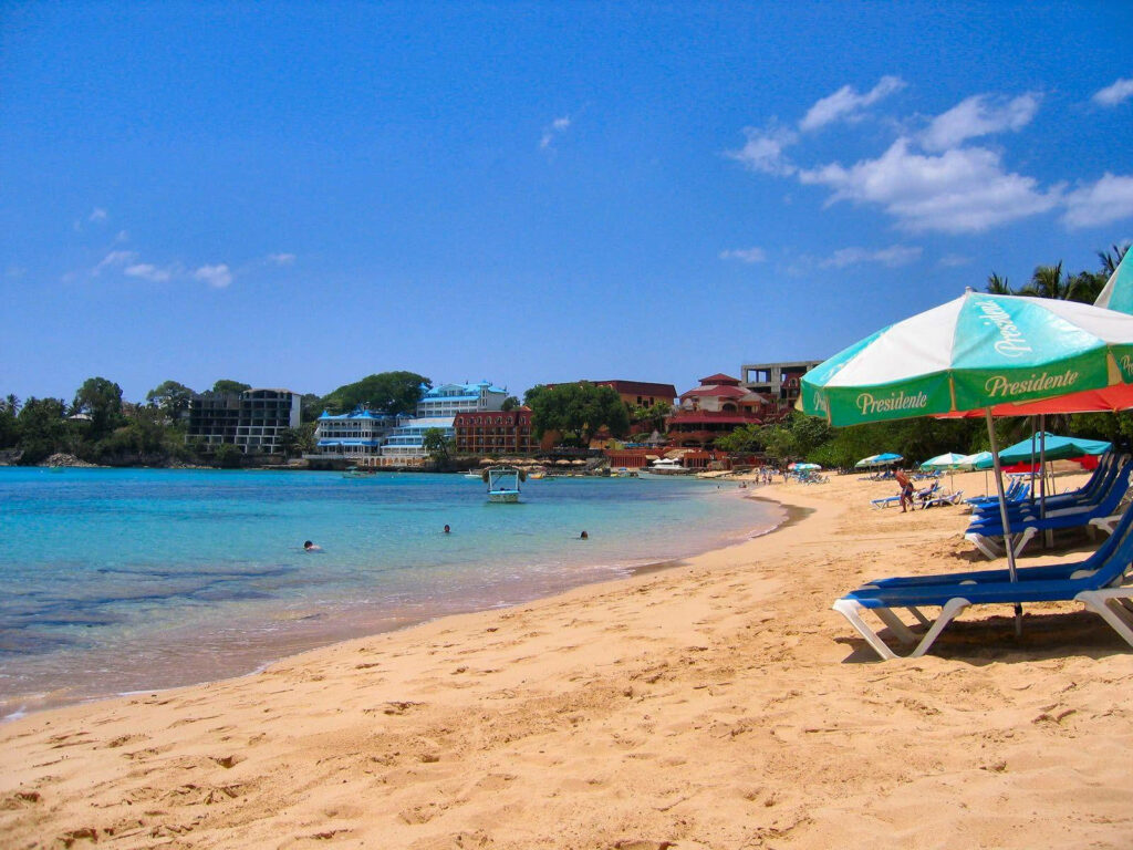 Stunning Dominican Republic Beach Wallpaper: Vibrant Sands & Waters