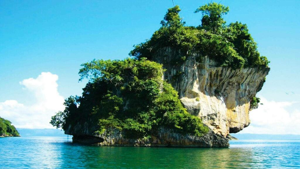 Stunning Dominican Republic Rocky Island Wallpaper Background