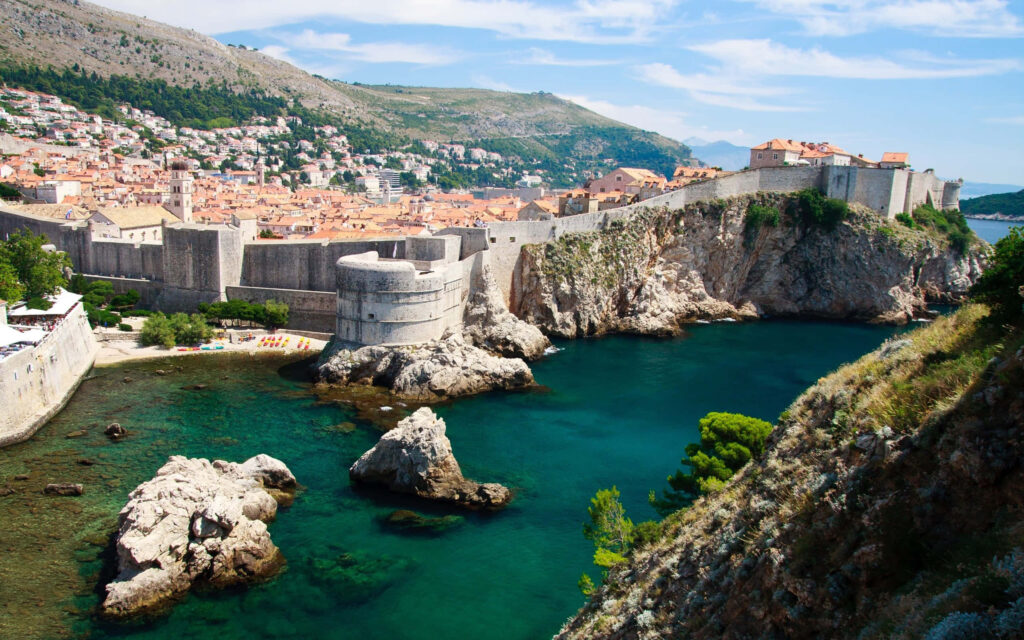 Stunning Dubrovnik Wallpaper: Iconic Cliffs & Turquoise Adriatic
