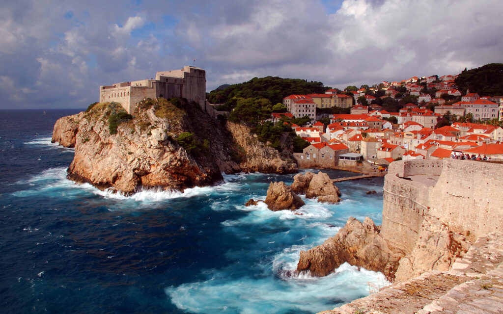 Stunning Dubrovnik Wallpaper: Historic City by Adriatic Sea