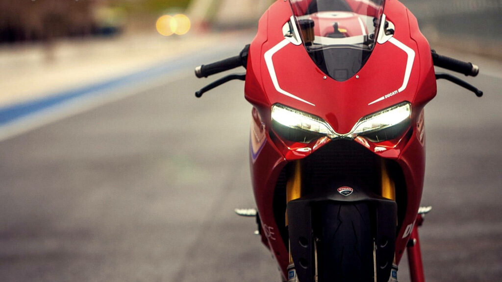 Stunning Ducati 1199 Panigale R Wallpaper: Sleek Design & Bold Colors