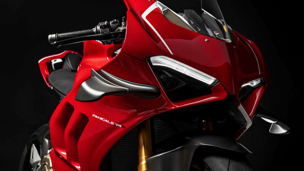 Dynamic Ducati Panigale V4 Wallpaper: Power & Elegance in Red