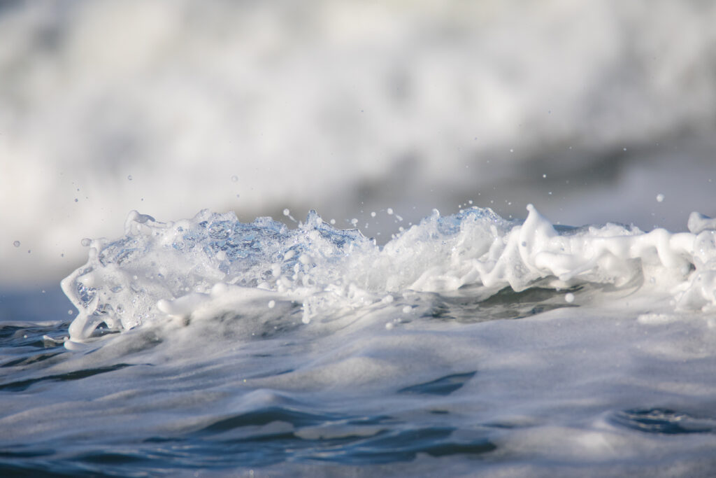Dynamic Water Wallpaper: Stunning Macro of Foam & Splash Background