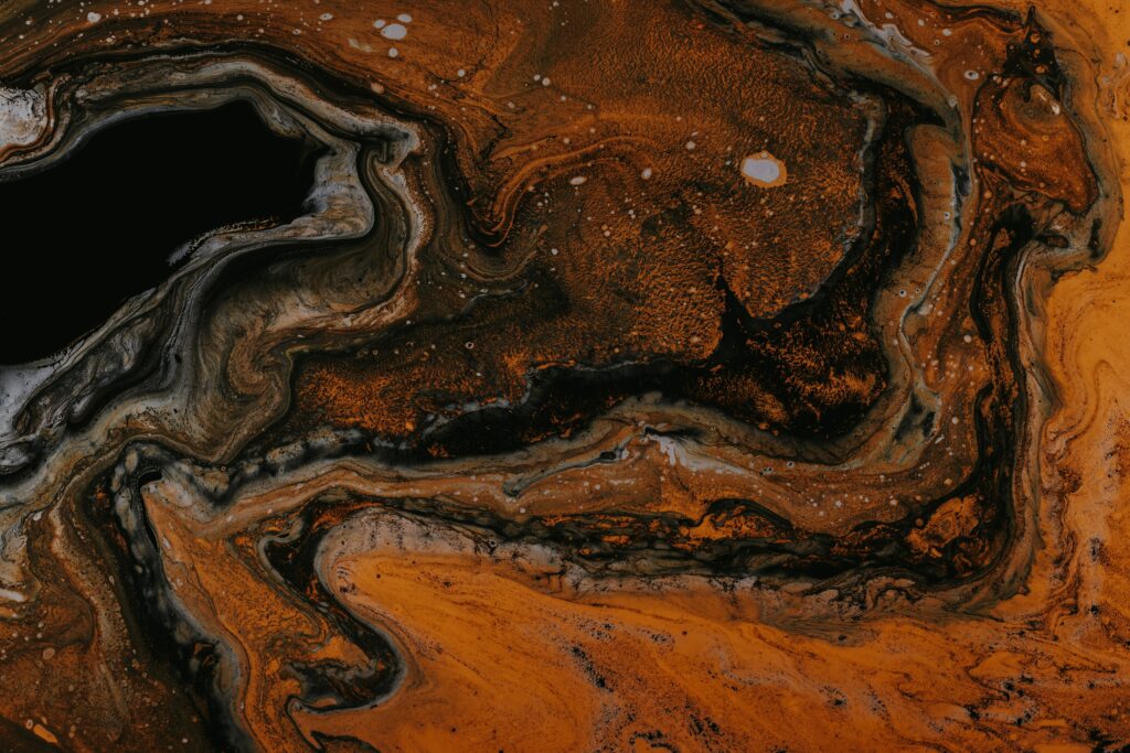 Rich Earth Tones Abstract Wallpaper - Dynamic Swirling Patterns