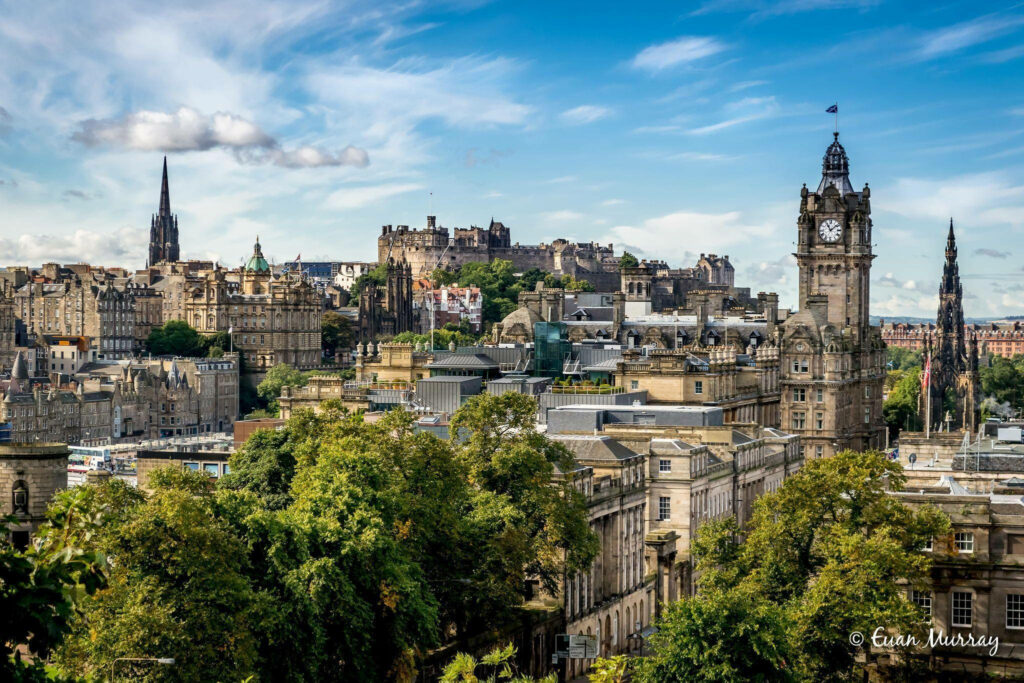 Stunning Edinburgh Castle Daytime View - Scenic Wallpaper Background