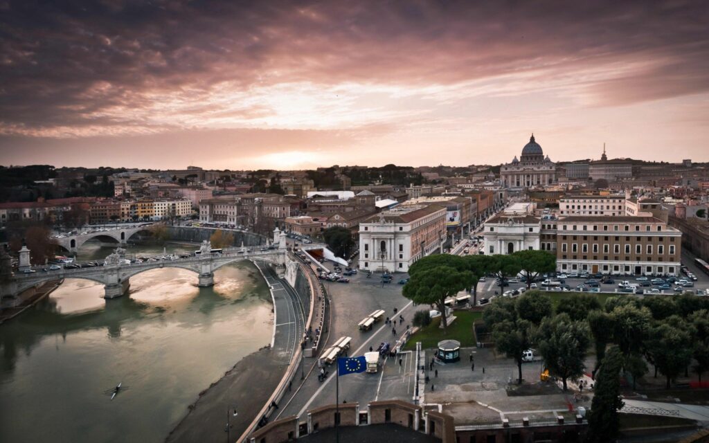 Stunning Evening Rome Wallpaper: Panoramic Cityscape & Tiber River