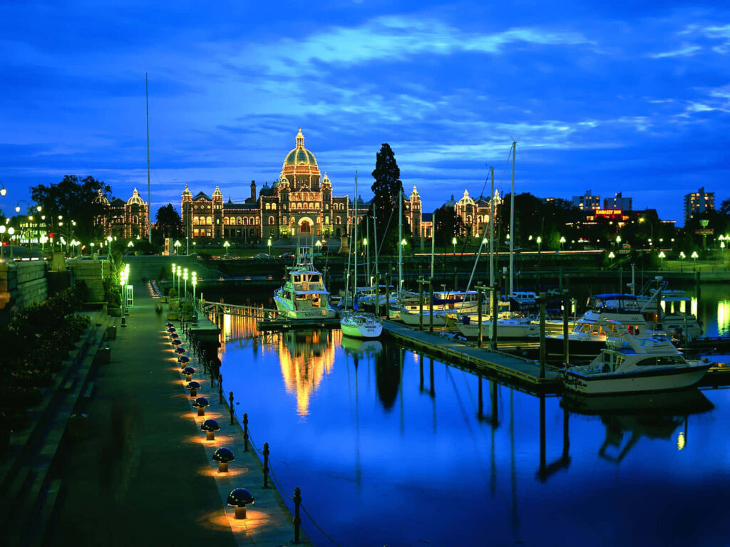 Evening Inner Harbour Wallpaper: Vibrant Victoria City Reflections