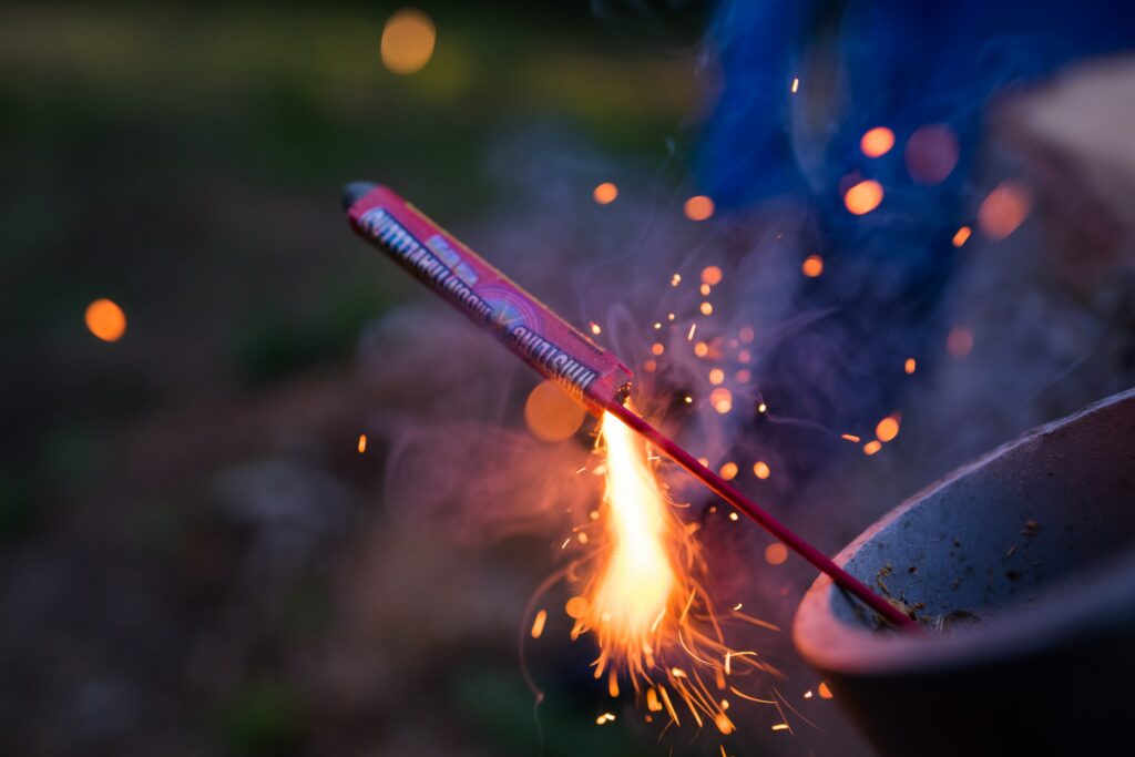Vibrant 3000x2000 Firecracker Wallpaper: Sparks & Glowing Fireworks