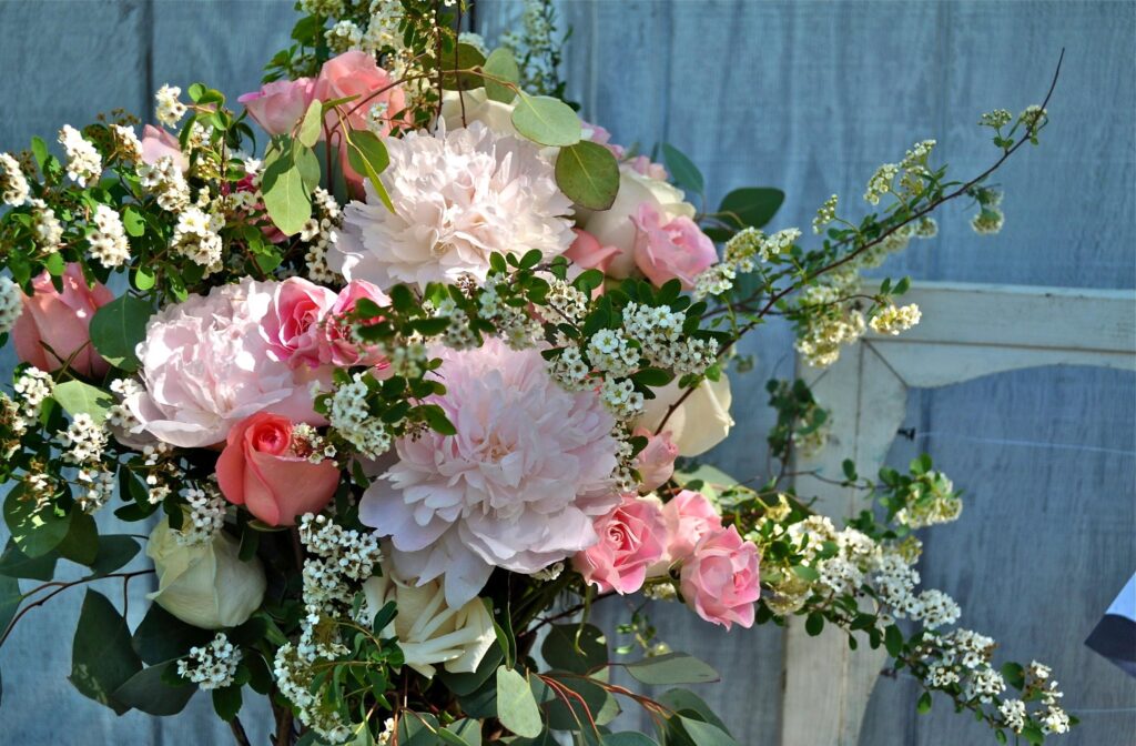 Elegant Floral Wallpaper: Peonies, Roses & Tea Tree Branches