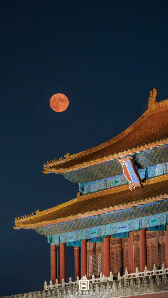 Stunning Wallpaper of Forbidden City Under Red Moon | Chinese Architecture