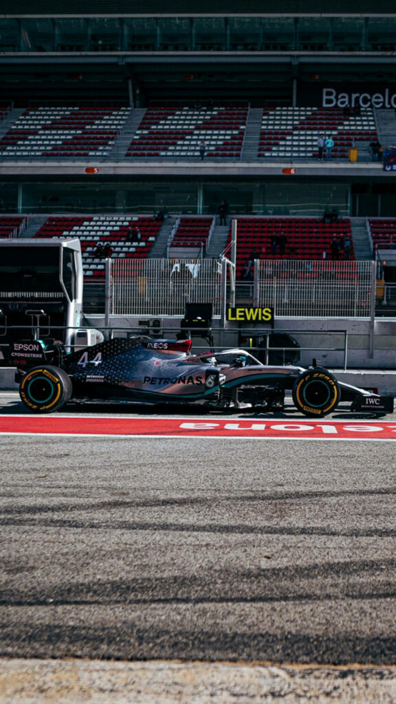 Stunning F1 Mercedes #44 Wallpaper - Lewis Hamilton Racing Circuit