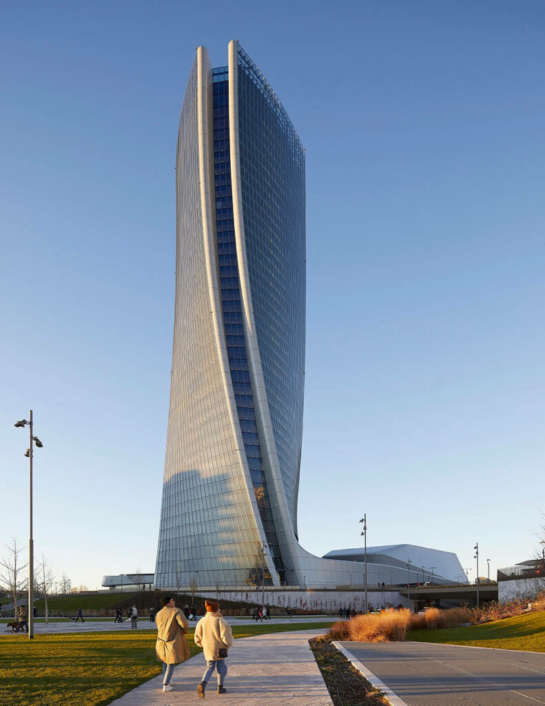 Generali Tower Wallpaper: Stunning Twisted Design in Clear Blue Sky