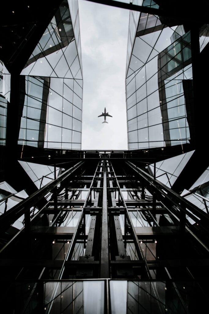 Modern Glass Architecture Meets Air Travel: Stunning Wallpaper Design