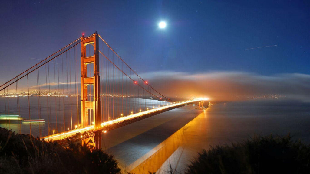Golden Gate Bridge Night Wallpaper: Serene Cityscape & Moonlit Sky