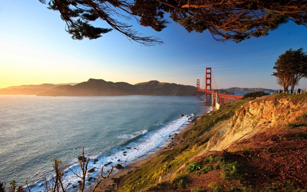 Scenic San Francisco Golden Gate Bridge Wallpaper Background