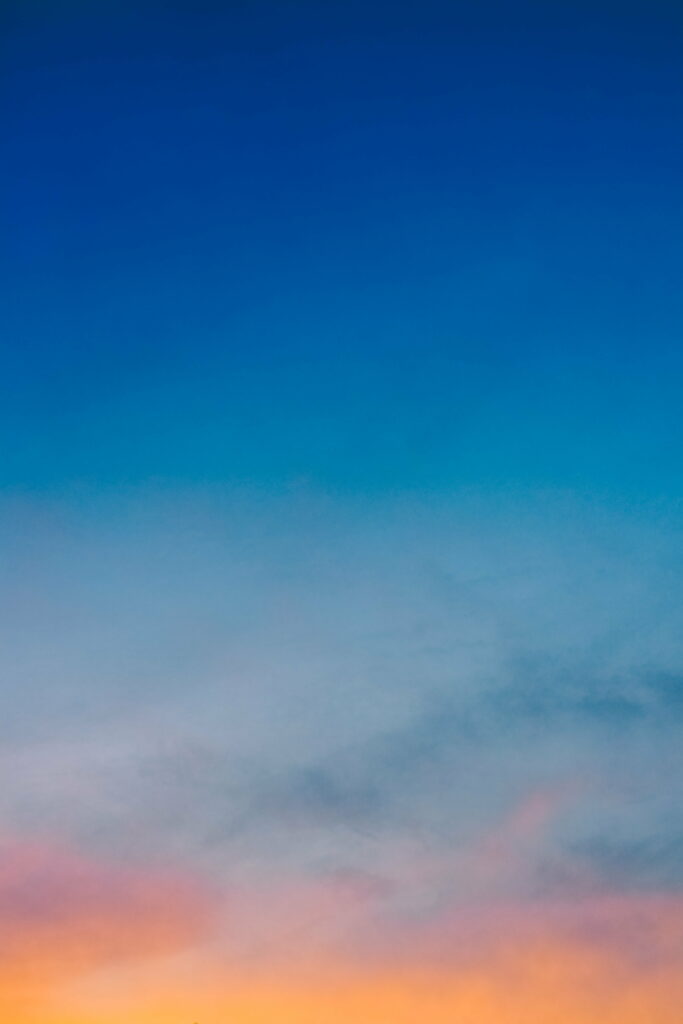 Stunning Gradient Sunset Sky HD Wallpaper - Deep Blue to Fiery Orange