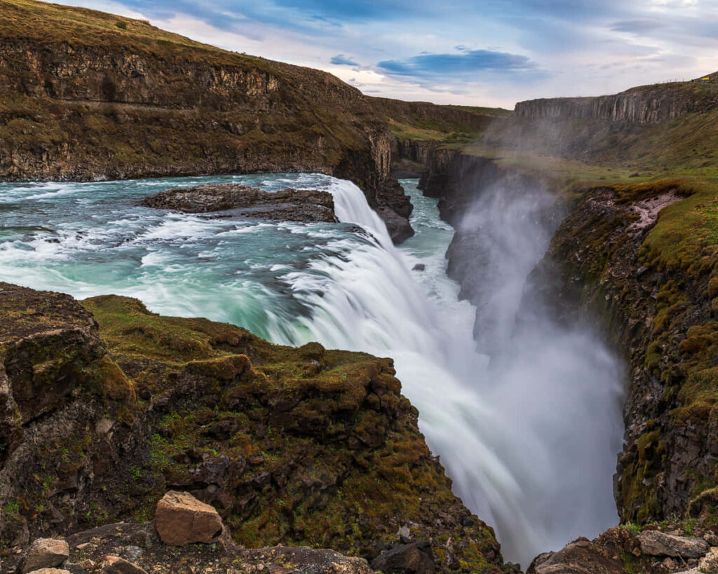 Majestic Gullfoss Waterfall Wallpaper - Serene Icelandic Landscape