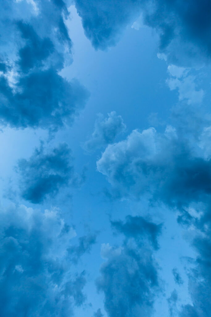 Tranquil HD Sky Wallpaper: Vibrant Clouds on Blue Background