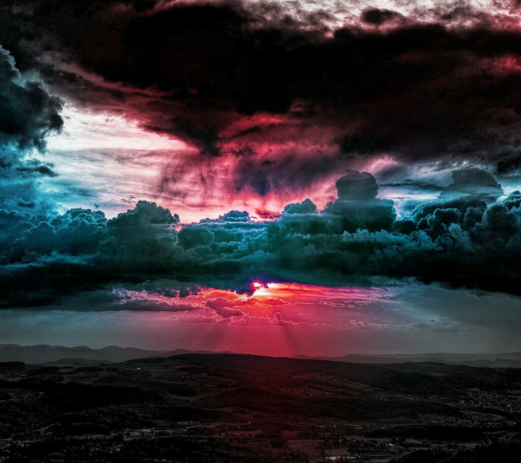 Vibrant Sunset Sky HD Wallpaper: Nature's Dramatic Beauty