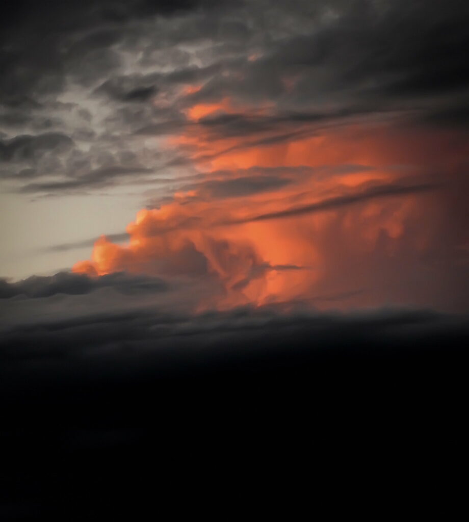 Stunning HD Wallpaper: Dramatic Sky & Sunset Background