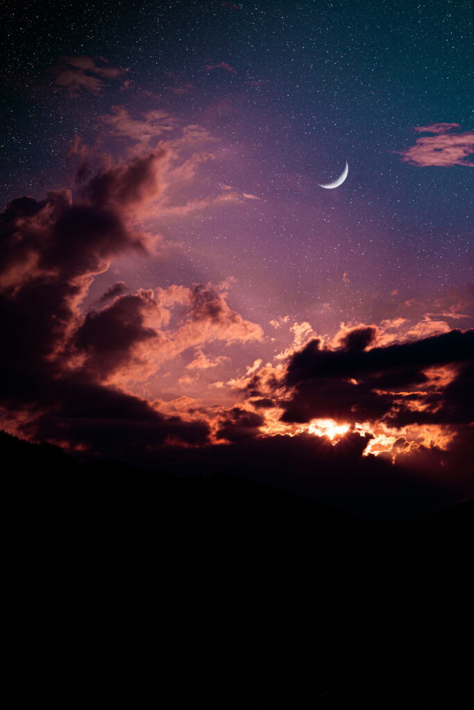 Vibrant HD Phone Wallpaper: Dramatic Sky & Celestial Wonderland